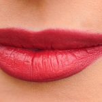 4 cara mudah elak bibir merekah, menggelupas